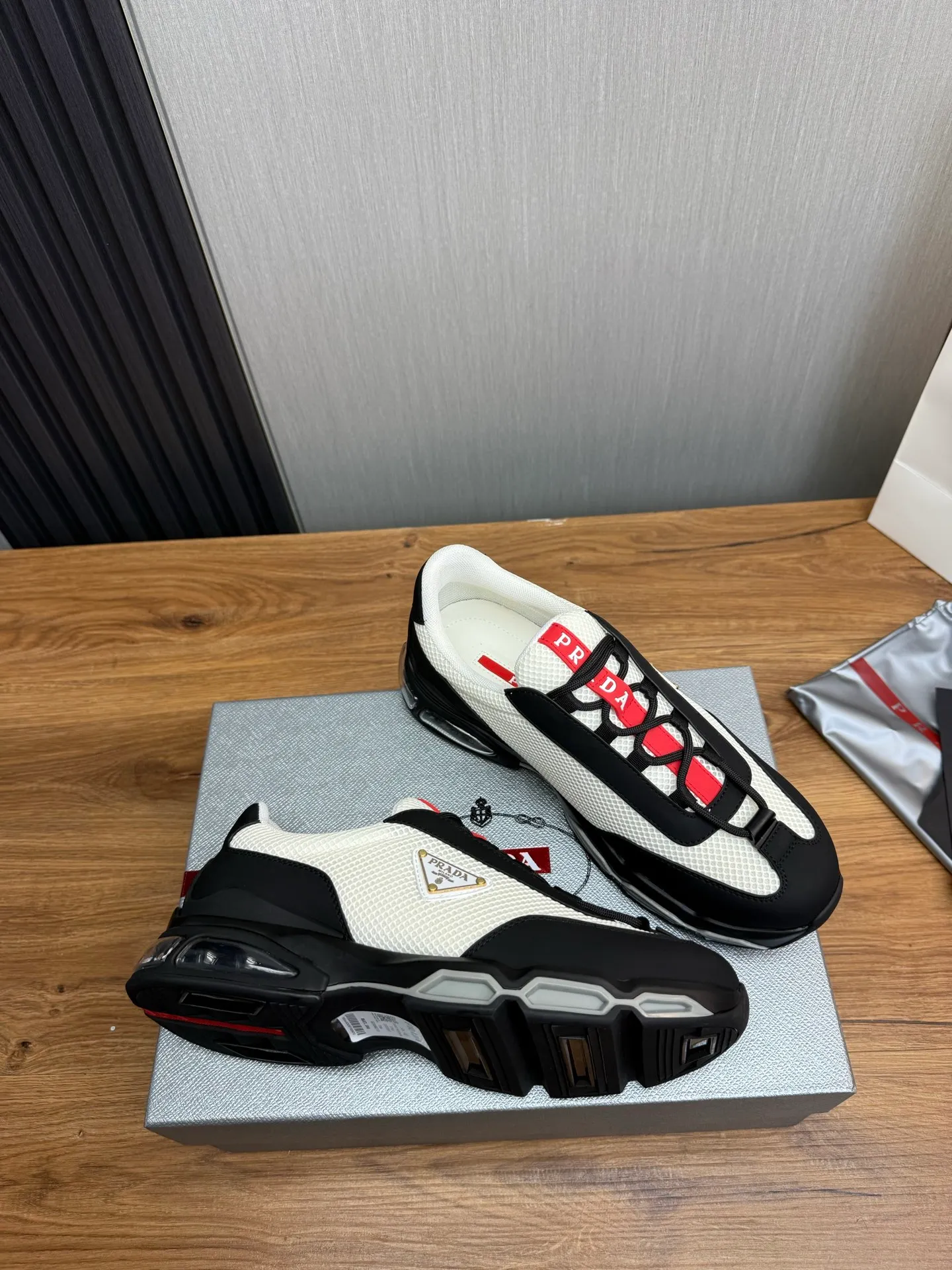 Men's shoes 💰660💰 [PRADA] Men's shoes are popular in the counter, high-quality shipments ✔️Official website synchronization, original imported cowhide with comfortable mesh + cowhide lining, 1⃣️:1⃣️reproduction, original factory air-cushioned original sole, 38-45